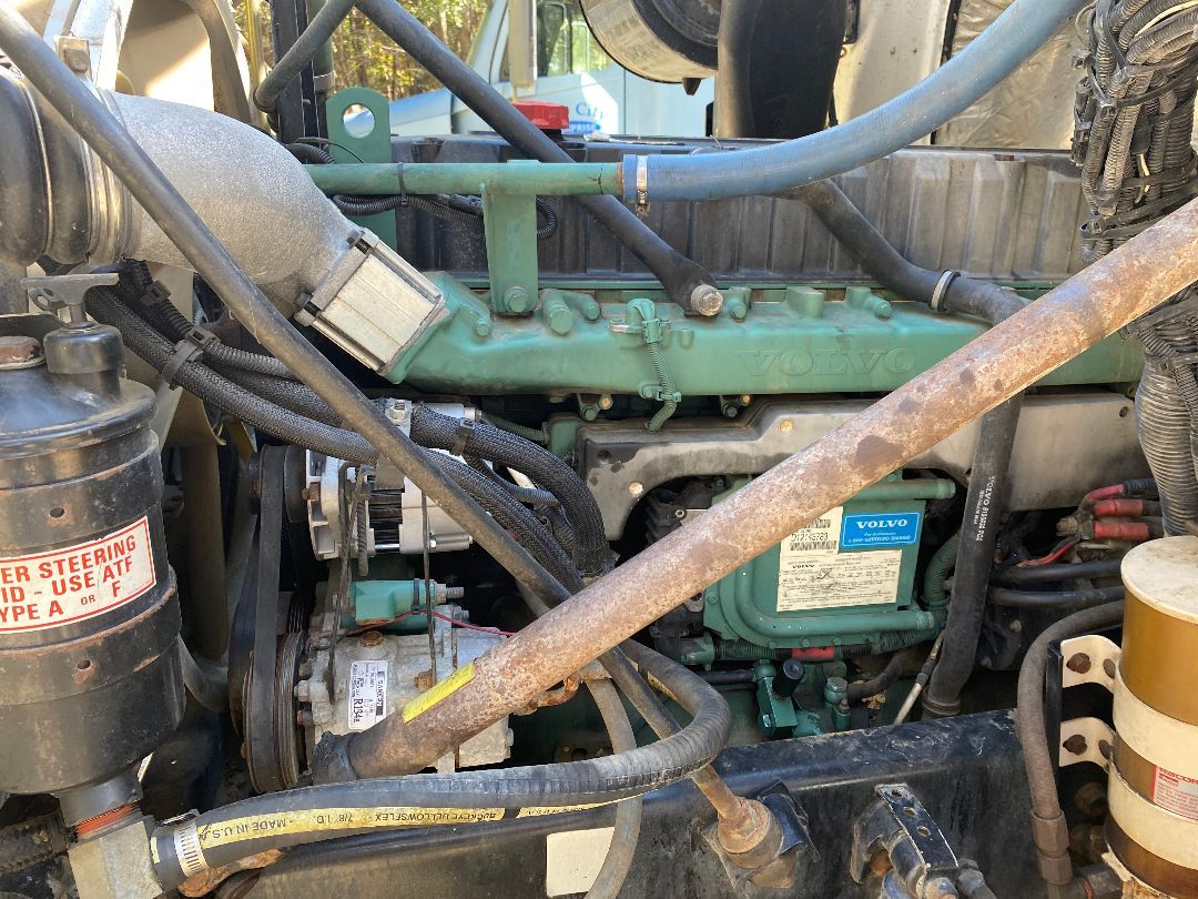 2000 VOLVO ACL - Image 29